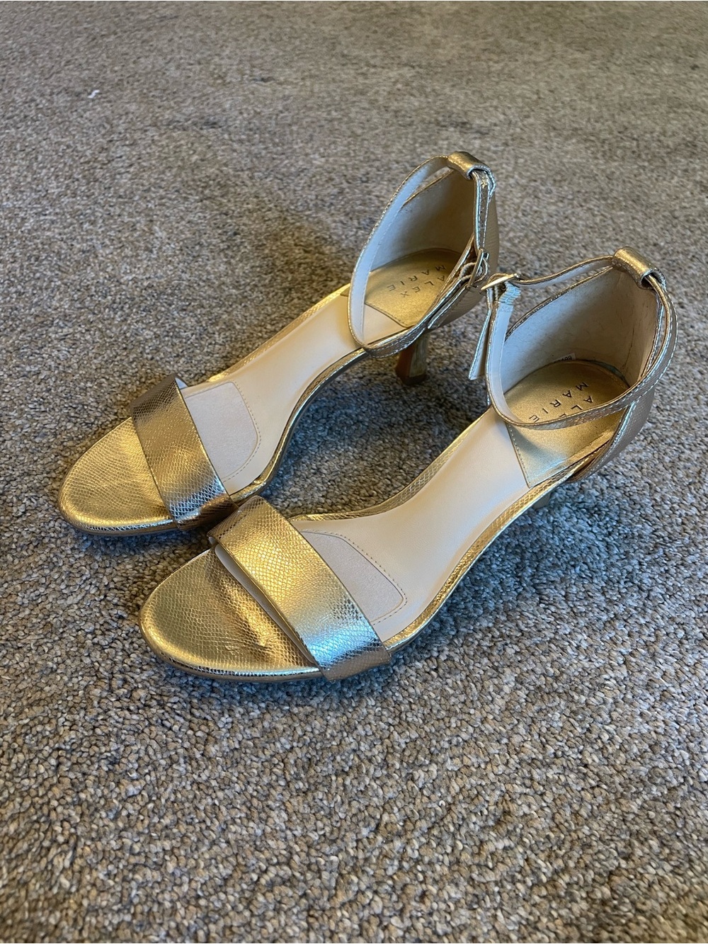 Alex Marie Metallic Gold Ankle-Strap Open Toe kitten Heels  Sz 7.5  2.5in heel